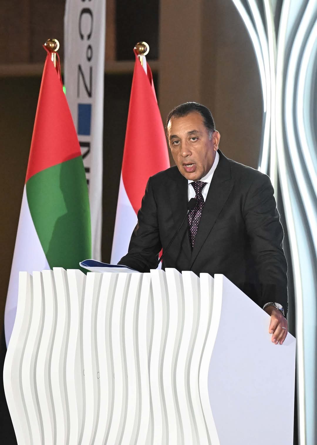 رئيس الوزراء يلقي كلمة على هامش توقيع اتفاقية بين الهيئة العامة للمنطقة الاقتصادية لقناة السويس