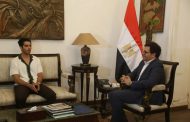 وزير الثقافة يكرم النجم العالمي مينا مسعود ويعلنه ممثلاً للثقافة والفنون المصرية