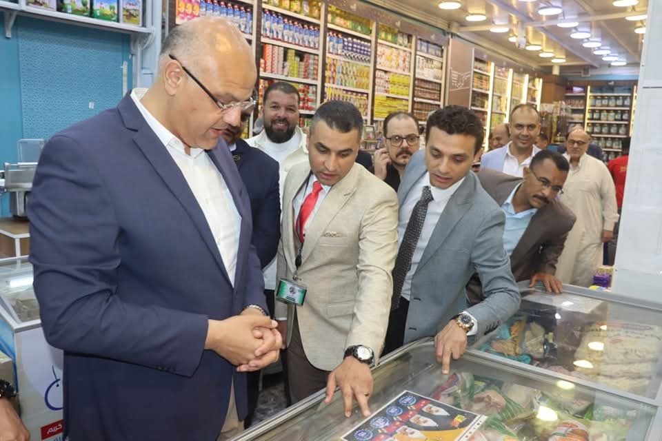 محافظ القليوبية يفتتح منافذ بيع جهاز مستقبل مصر لتوفير السلع الغذائية بأسعار مُخفضة ببنها