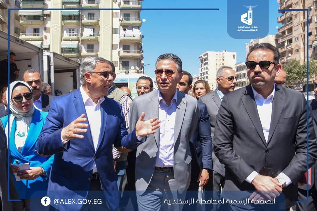 وزير التموين ومحافظ الإسكندرية يتفقدان سوق اليوم الواحد
