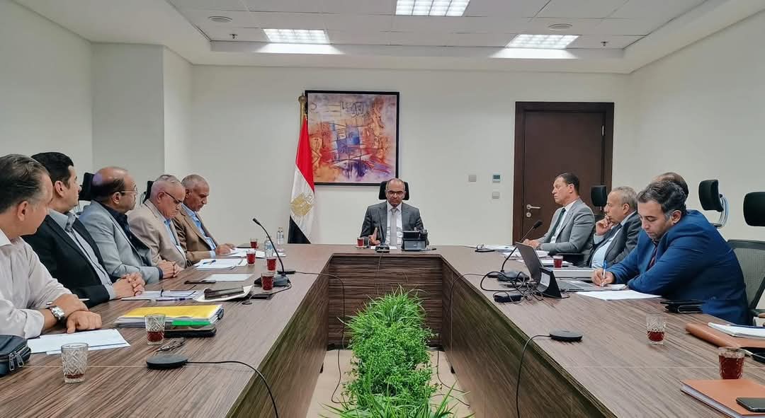 نائب وزير الاسكان يتابع  إنشاء محطة مياه منشأة القناطر