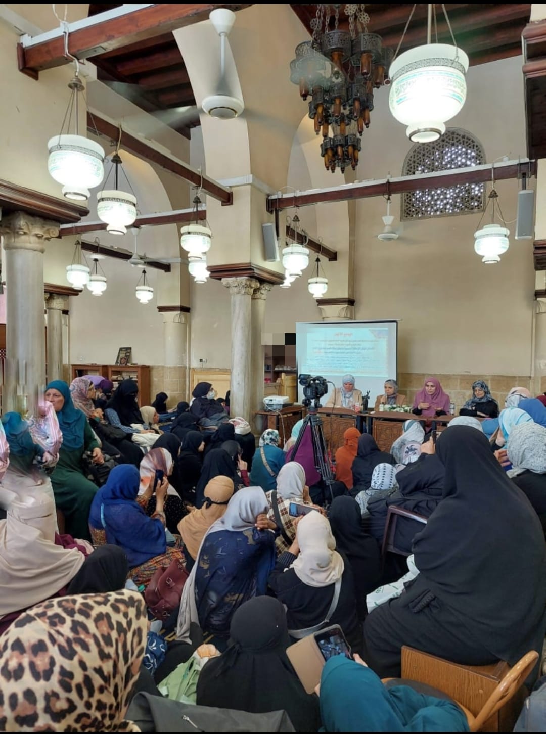 البرامج الموجهة للمرأة بالجامع الأزهر توضح دور الأمهات في التعرف على الإعاقة السمعية