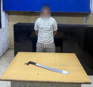 كشف ملابسات فيديو لتضرر شخص من آخر لتعديه عليه بسلاح أبيض.. وضبط الجاني