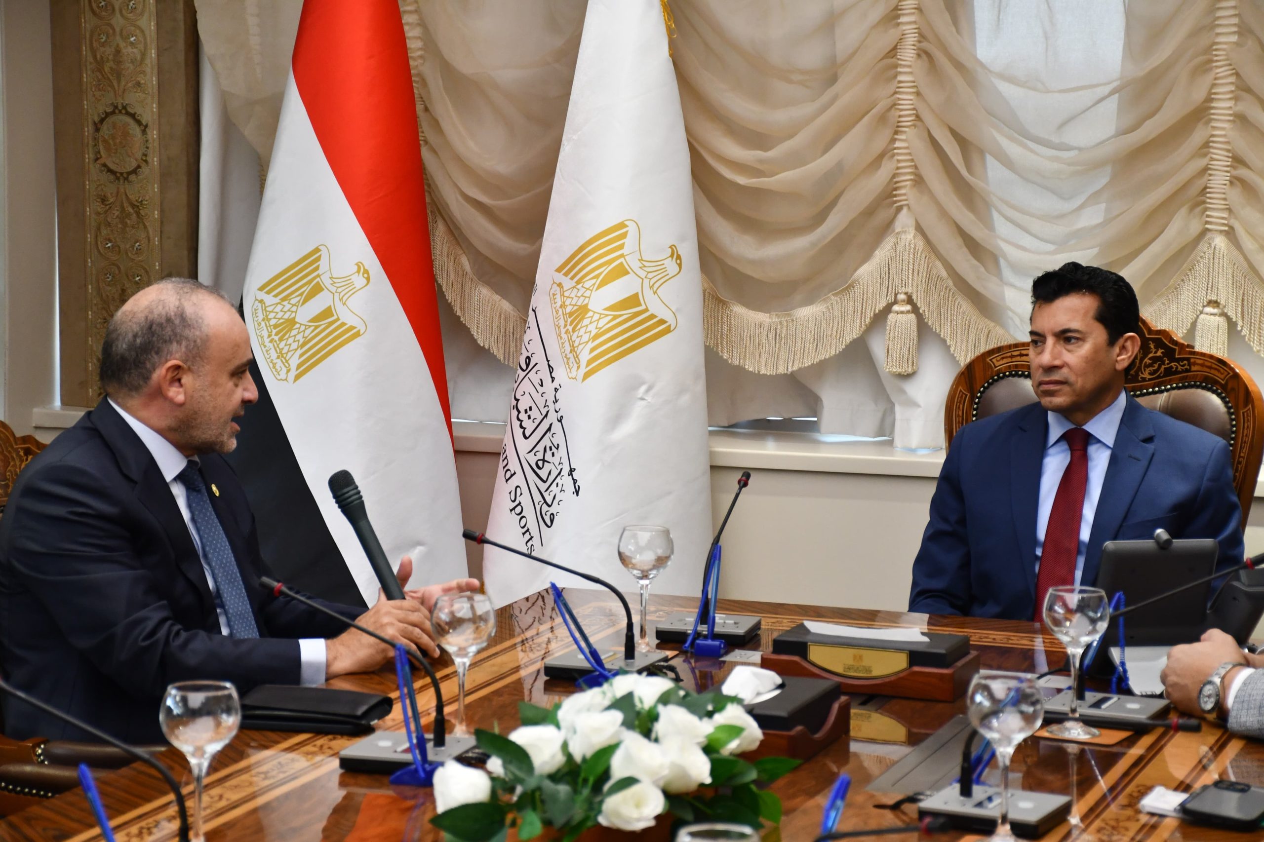 صبحى يستقبل رئيس الاتحاد الدولي للسلاح ويكرّمه: دعم مستمر للكوادر المصرية وتعزيز التعاون الدولي