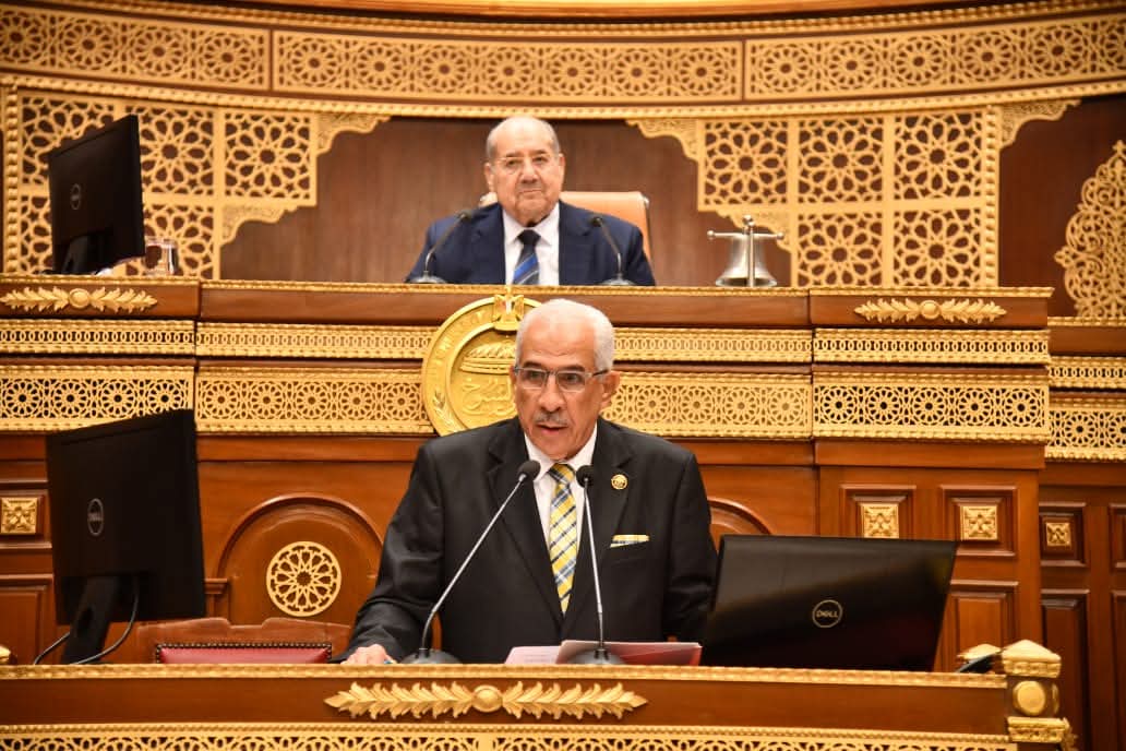 رئيس مجلس الشيوخ يهنئ الرئيس السيسى والشعب المصري بمناسبة عيد الأضحى المبارك