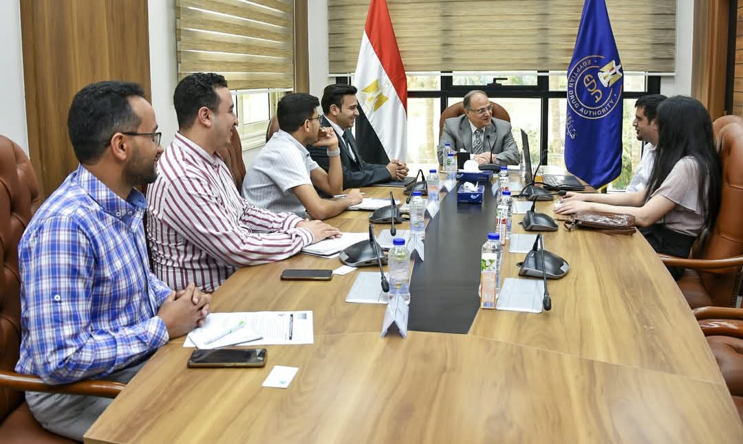 الغمراوى يعقد اجتماعًا مع ممثلي شركة باي لحلول الأعمال