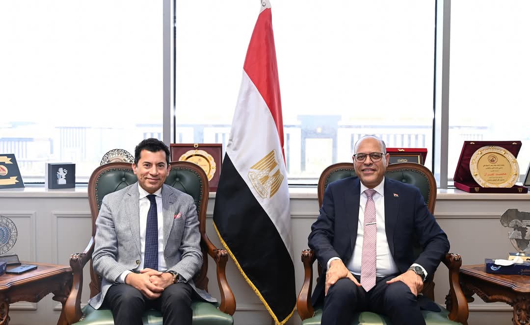 وزير العمل يستقبل وزير الشباب والرياضة لبحث التعاون في مجالات التوظيف والتدريب المهني