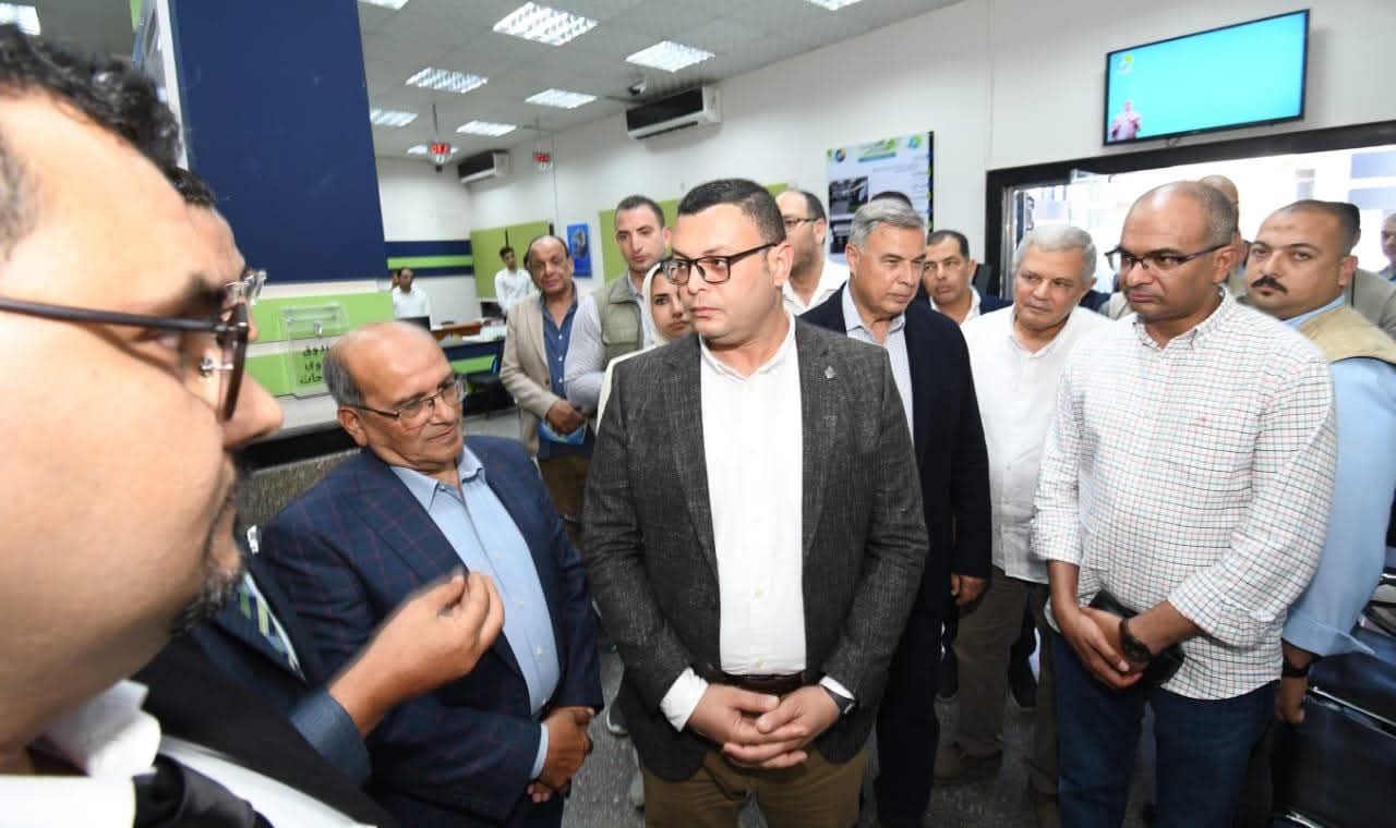 وزير الإسكان ومحافظ الإسكندرية يتابعان سير العمل بمنظومتي مياه الشرب والصرف الصحي
