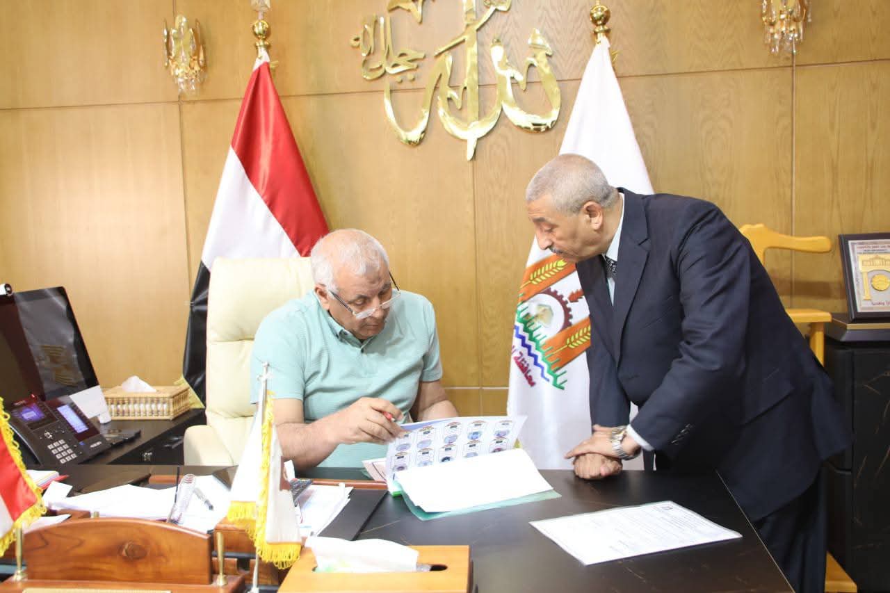 محافظ الوادي الجديد يعتمد نتيجة الشهادة الإعدادية بنسبة نجاح ٩٠.١ ٪