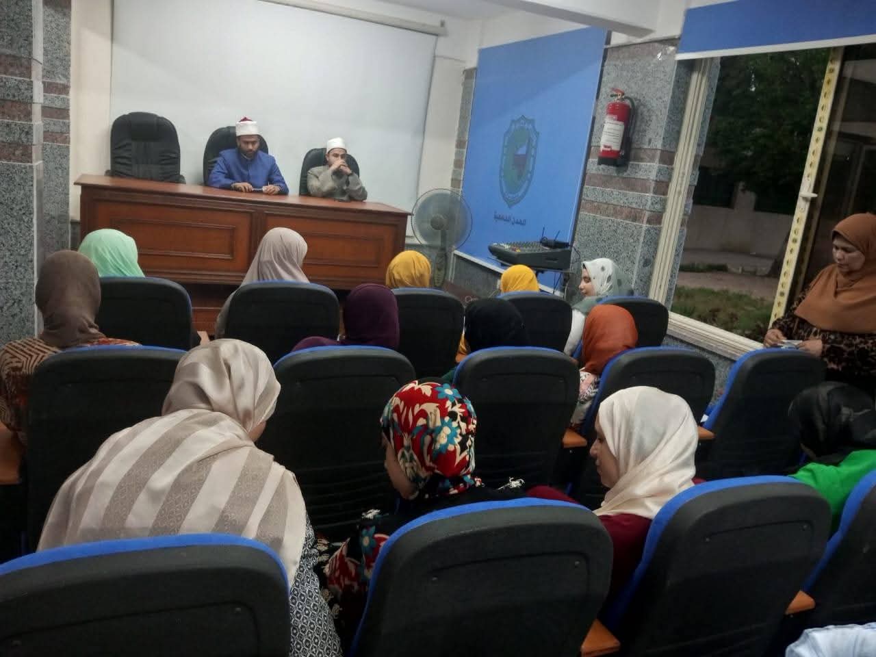 مدن سوهاج الجامعية تنظم ندوة توعوية للطالبات “أسرة مستقرة = مجتمع آمن”
