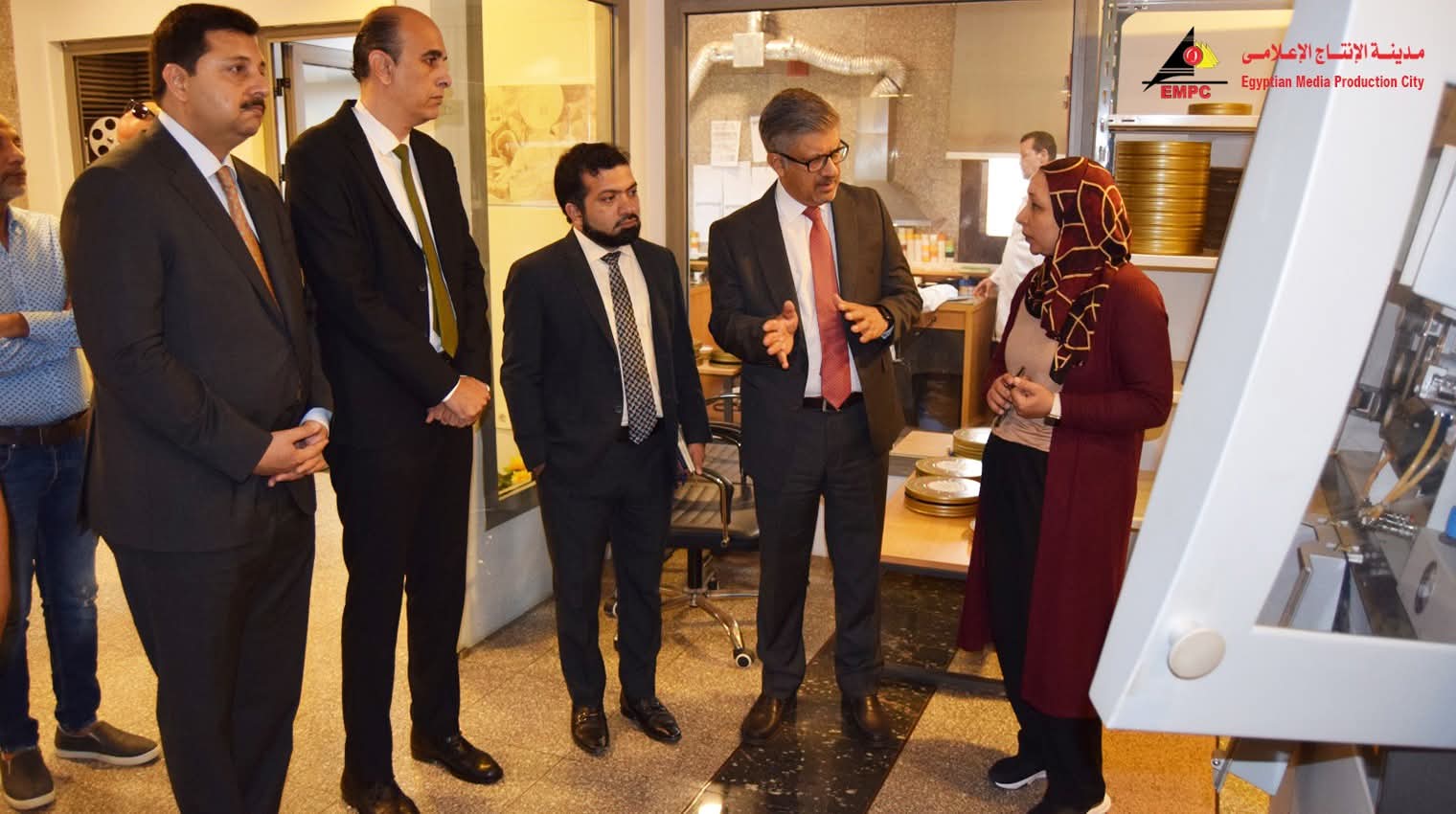 السفير الباكستاني يزور مدينة الإنتاج الإعلامي ويشيد بإمكاناتها التكنولوجية