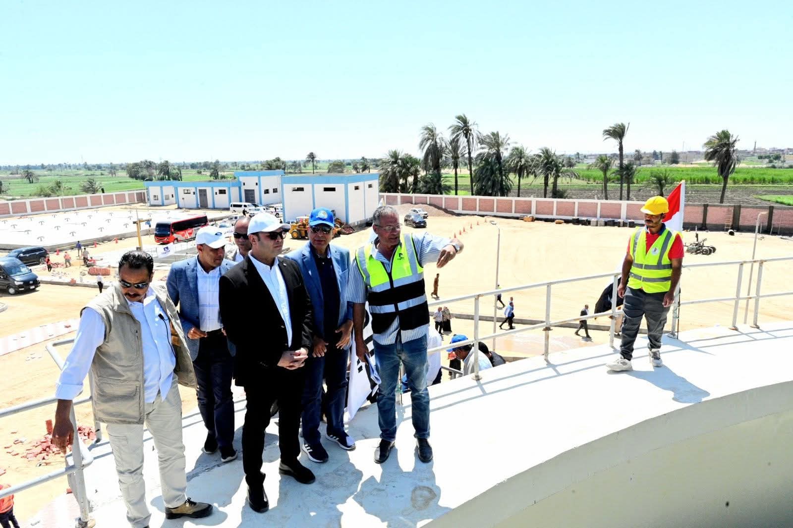 وزير الإسكان ومحافظ المنيا يتفقدان محطتي مياه شرب العدوة الجديدة والعدوة 1 و 2