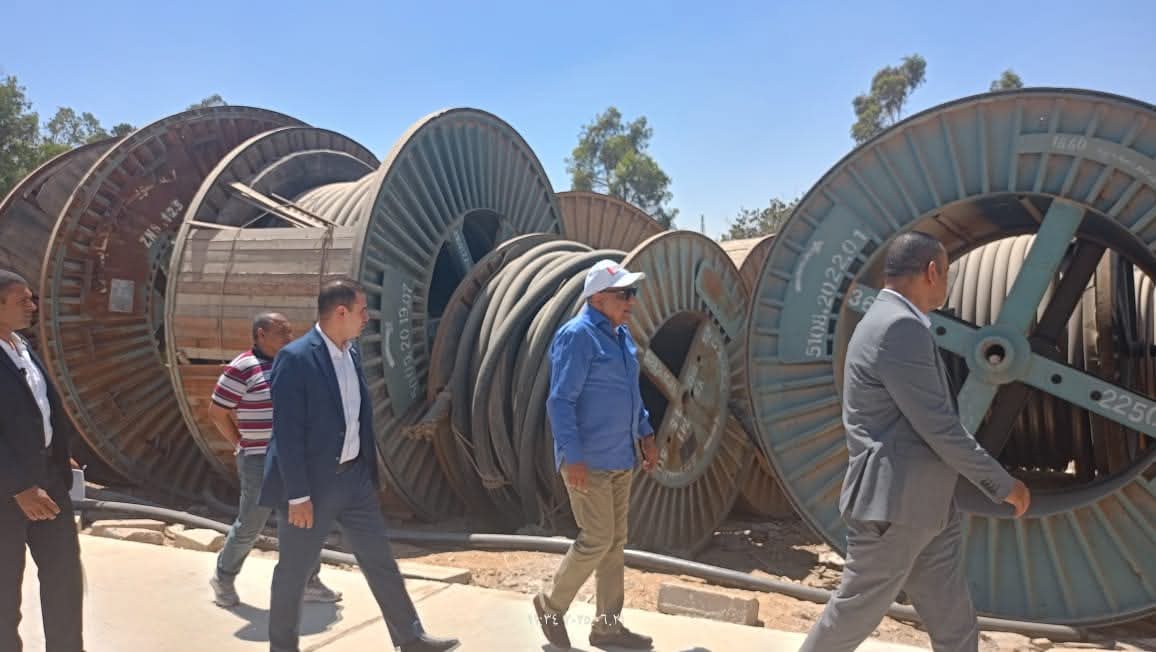 وزير الكهرباء يتفقد محطة محولات الهضبة 2 ومجمع المخزون الاستراتيجي للكابلات بهضبة الأهرامات