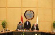 الوزير يشهد توقيع عقد بناء سفينتين للصب الجاف بين شركة الملاحة الوطنية وترسانة هانتونج الصينية
