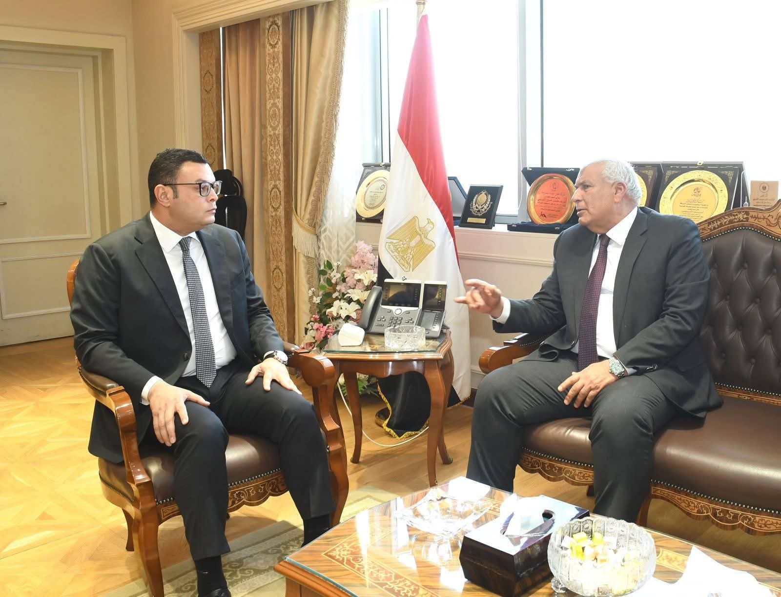 وزير الإسكان ومحافظ الوادي الجديد يبحثان عددًا من ملفات التعاون المشترك