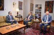وزير الخارجية يستقبل المرشح المصري لمنصب مدير عام اليونسكو