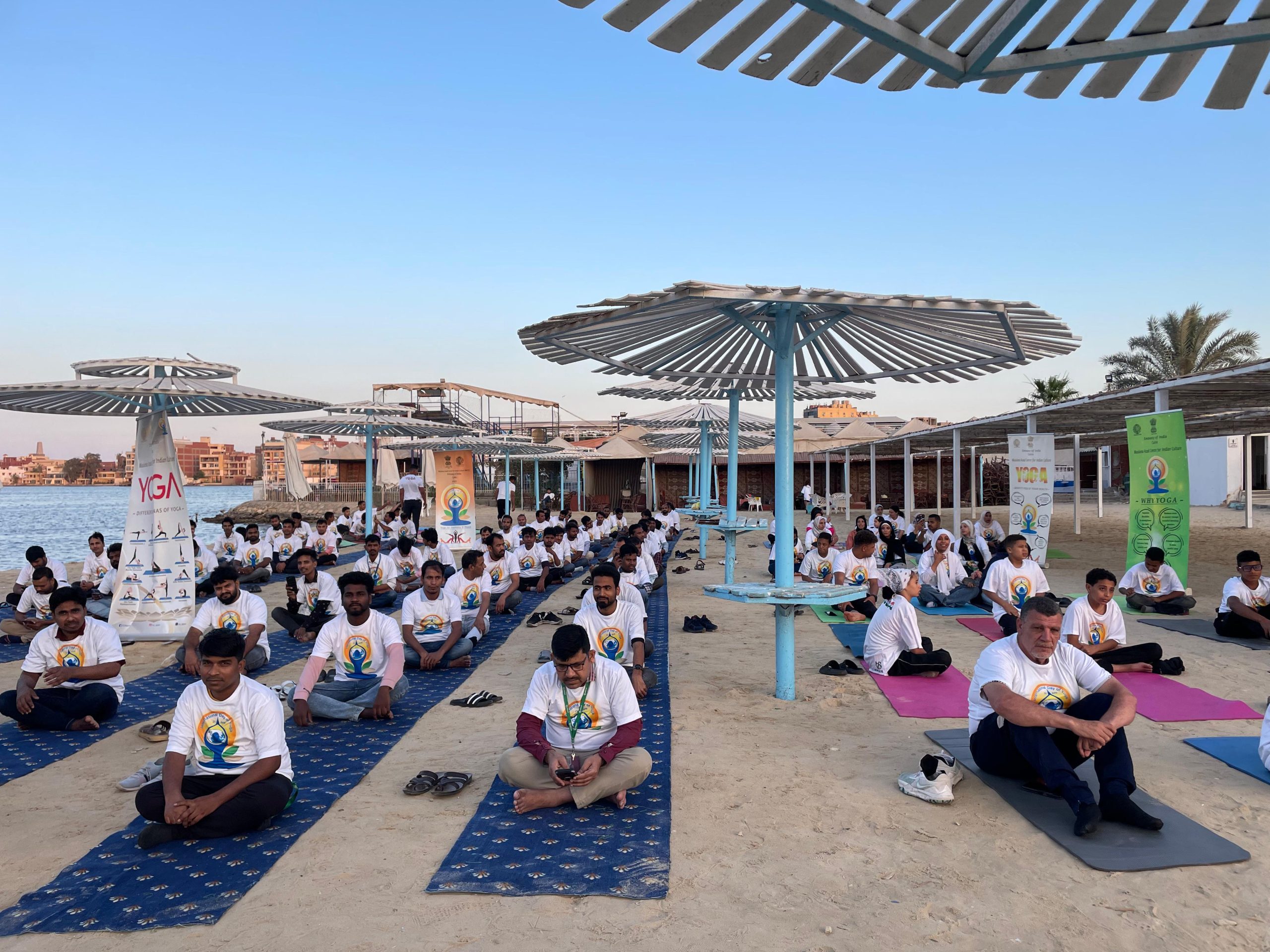 السكرتير العام والمستشار الثقافي لسفارة الهند يشهدان الاحتفال باليوم العالمي لليوجا