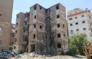 محافظ الإسماعيلية يتابع أعمال إزالة عمارة آيلة للسقوط