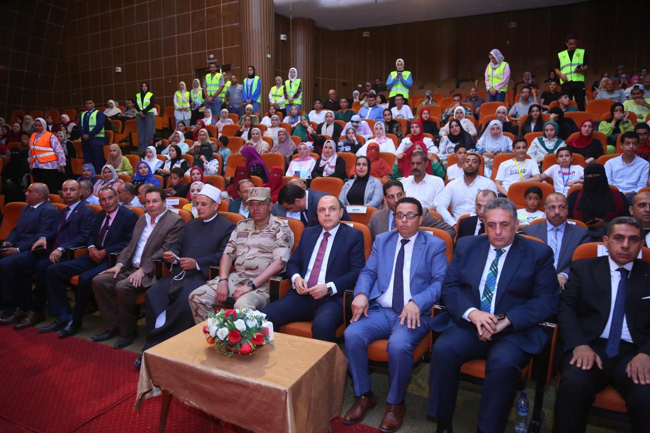 مناقشة خطة تنفيذ الهوية البصرية بكفرالشيخ لتعزيز الانتماء الوطني وتحقيق التنمية المستدامة