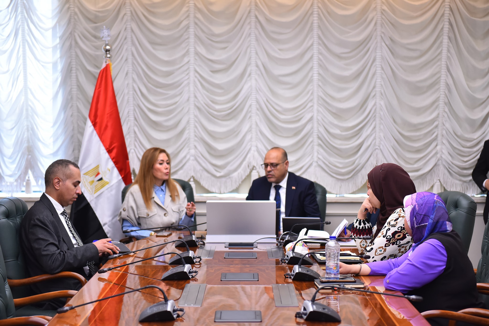وزير العمل يبحث مع المدير التنفيذي للأكاديمية الوطنية للتدريب سبل تعزيز التعاون في الملفات المشتركة