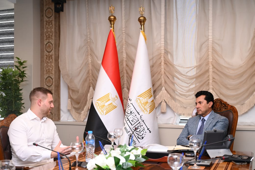 وزير الشباب والرياضة يبحث مع مسؤولي شركة ألمانية سُبل تسويق المعسكرات الرياضية بمدينة شرم الشيخ لوضعها على الخريطة العالمية