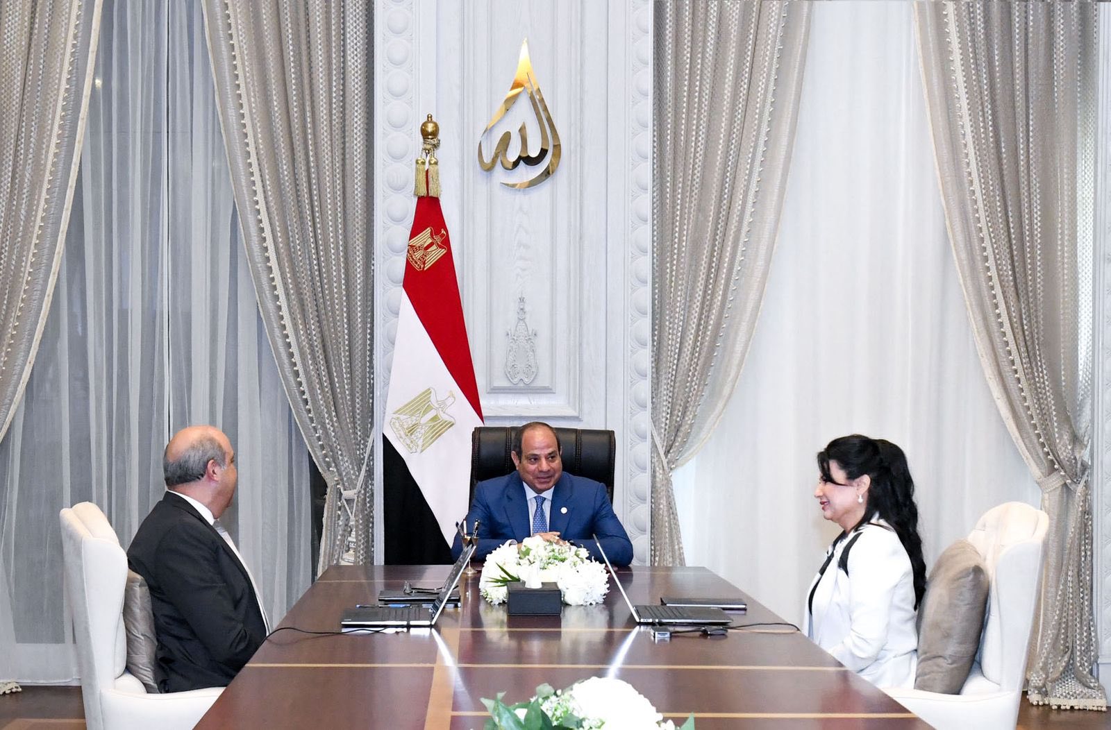 الرئيس السيسى تابع الموقف التنفيذي لـ«بوابة الجمهورية الجديدة الجوية» بمبنى (4) بمطار القاهرة الدولي