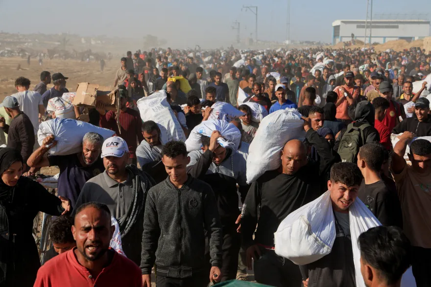 القصف الإسرائيلي يودي بحياة 41 في غزة معظمهم قرب موقع للمساعدات