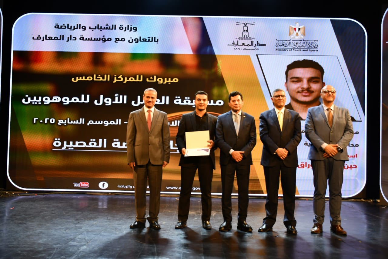 صبحى: نؤمن بأن الإبداع والمسرح أدوات فعالة لصناعة الوعي والتغيير