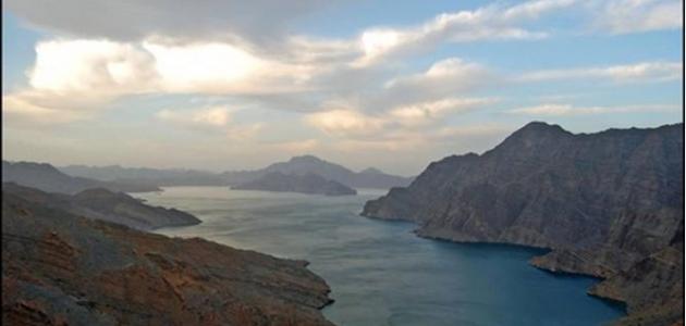 إشعار للبحارة: الجيش الأمريكي يفرض سيطرة بحرية في خليج عُمان وبحر العرب 