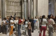 أتوبيس الفن الجميل يصطحب الأطفال في جولة تثقيفية بشارع المعز