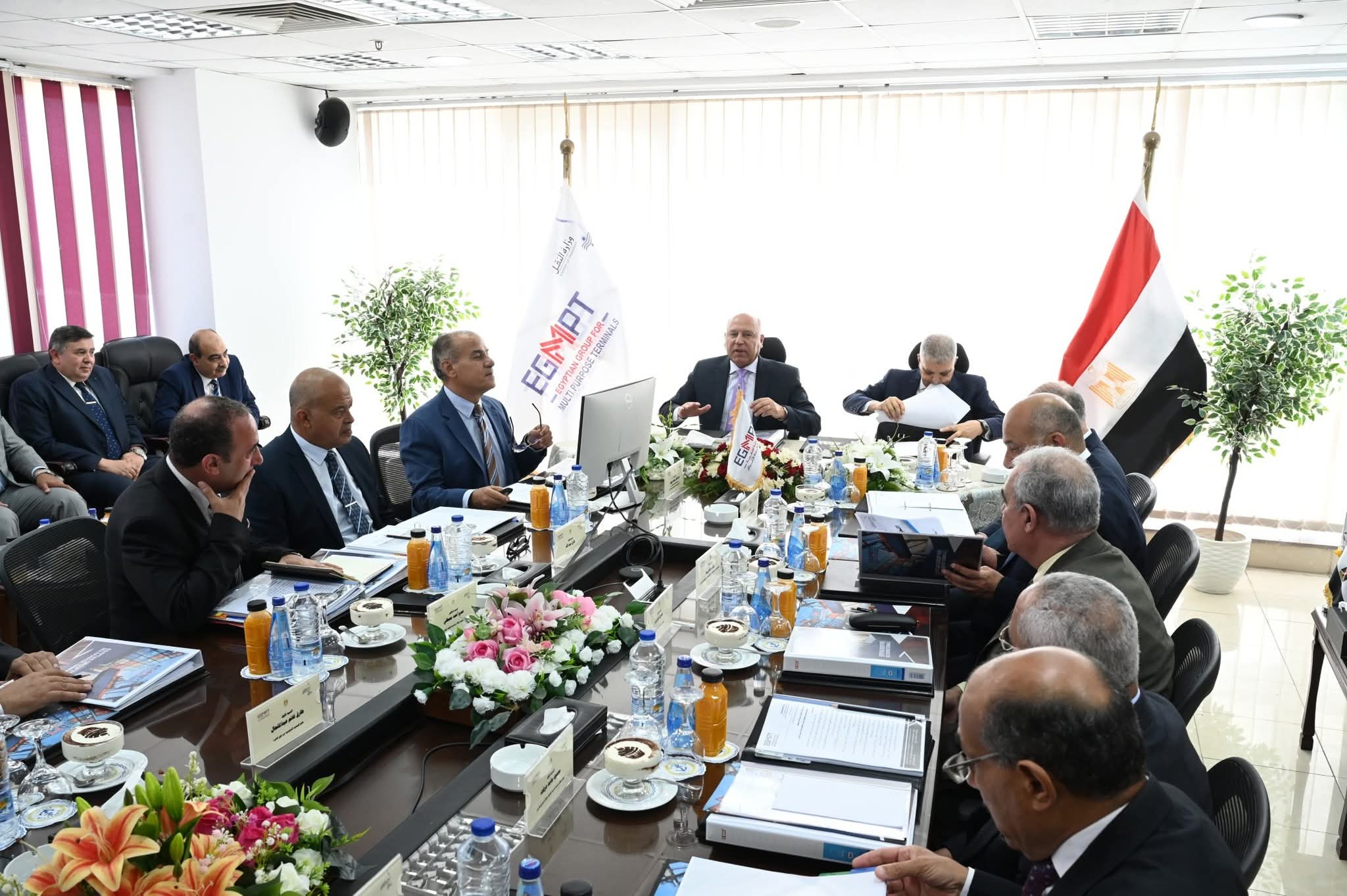 وزير الصناعة والنقل  يترأس اعمال الجمعية العامة لشركة المجموعة المصرية للمحطات متعددة الأغراض