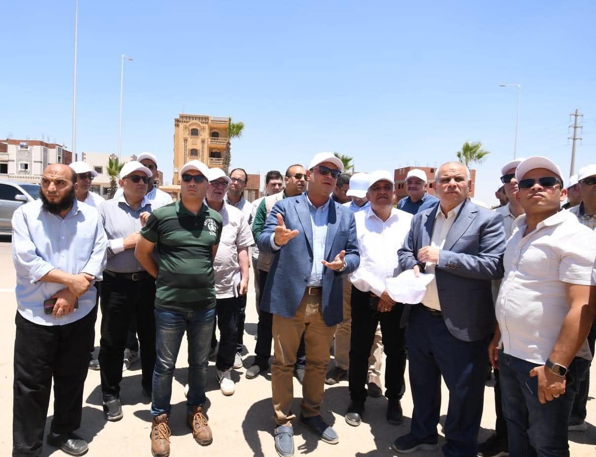 وزير الإسكان يتفقد وحدات الإسكان الأخضر فى 