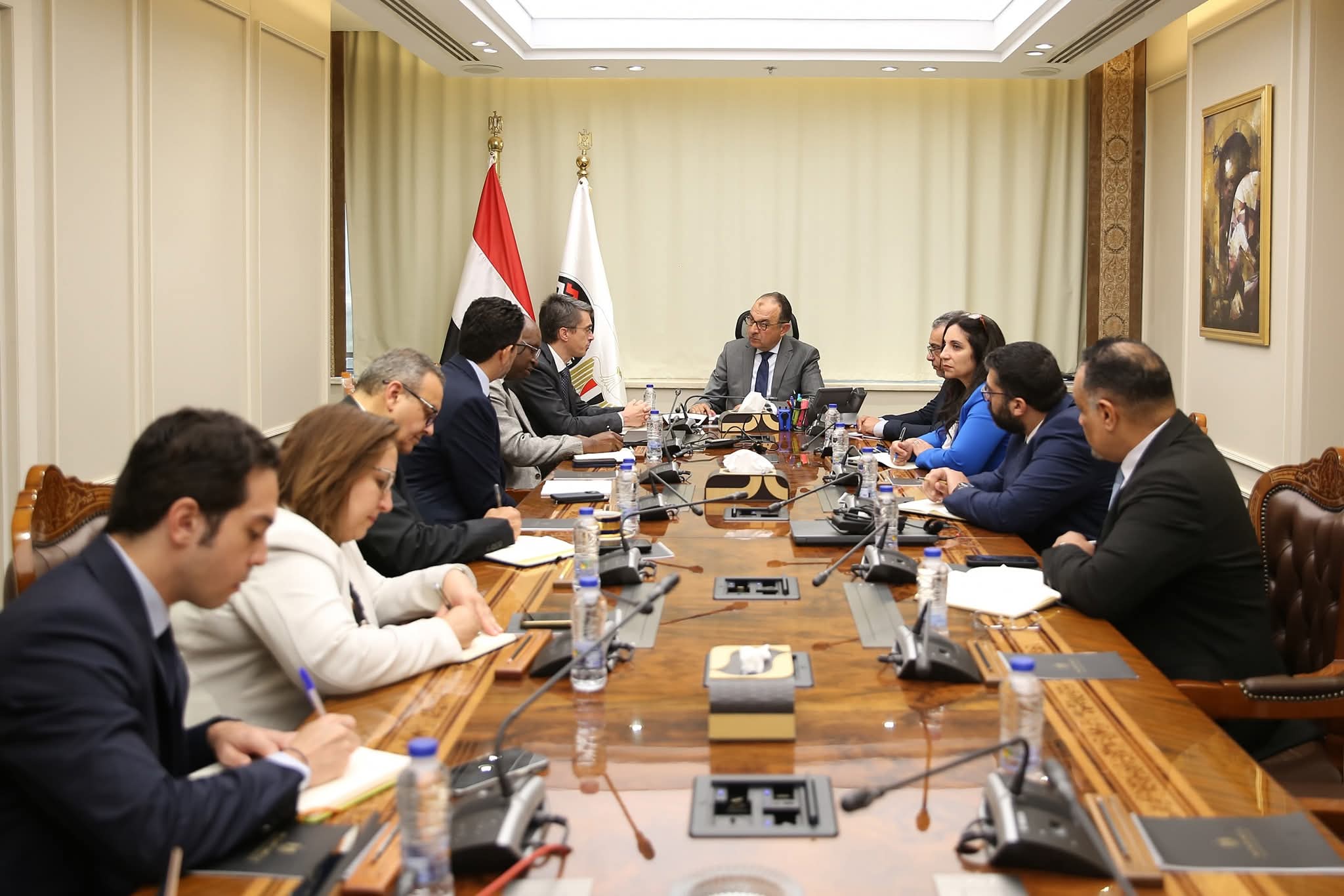 شيمى يستقبل وفدًا من مجموعة البنك الدولي ويؤكد: انفتاح كامل على تعزيز الشراكة مع القطاع الخاص