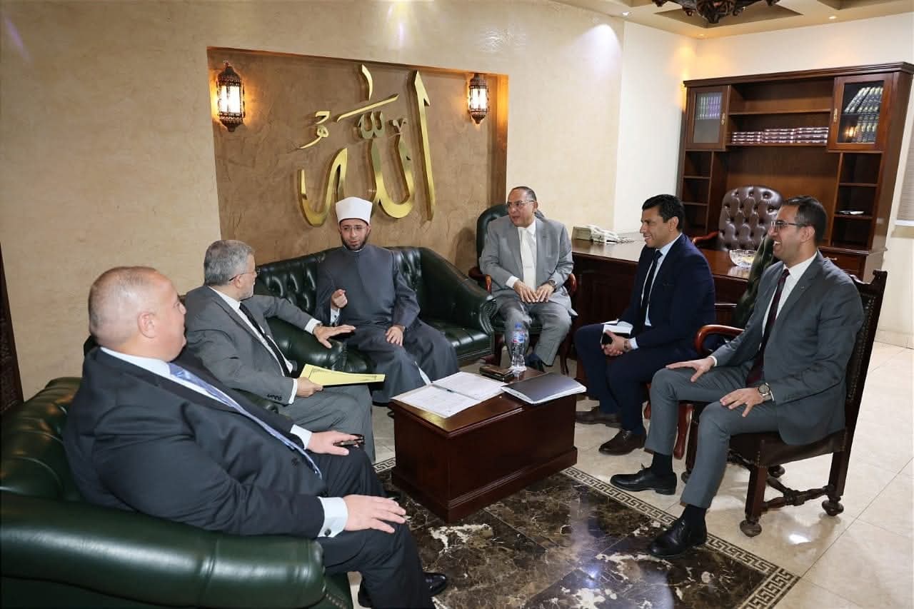 الازهري يعقد اجتماعًا مع هيئة الأوقاف