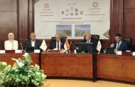 محافظ الوادي الجديد يُوقّع اتفاقية مشروع 
