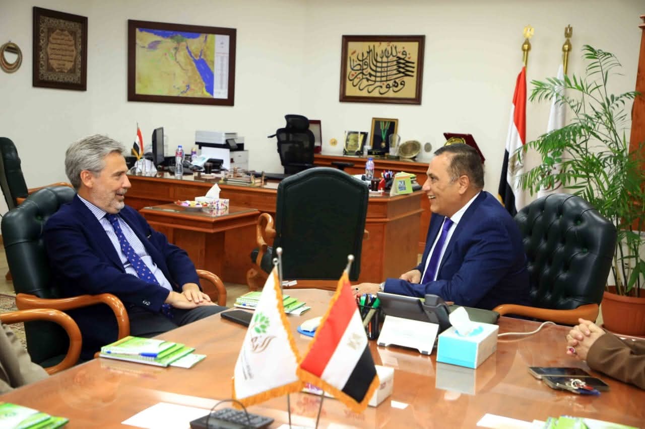 الريف المصرى الجديد يبحث سبل التعاون المشترك في مجالات الزراعة التعاقدية والطاقة المتجددة ومعالجة مياه الري مع ايطاليا