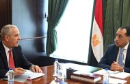 رئيس الوزراء يستعرض مع رئيس الهيئة الوطنية للصحافة عددا من الموضوعات