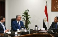 مدبولي يستعرض مع رئيس شركة 
