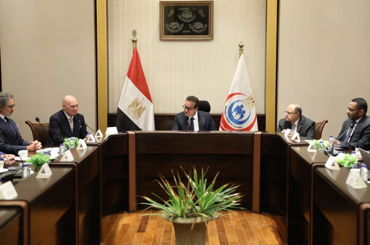 وزير الصحة يستقبل رئيس اتحاد الصناعات الدوائية بإيطاليا لبحث سبل تعزيز التعاون