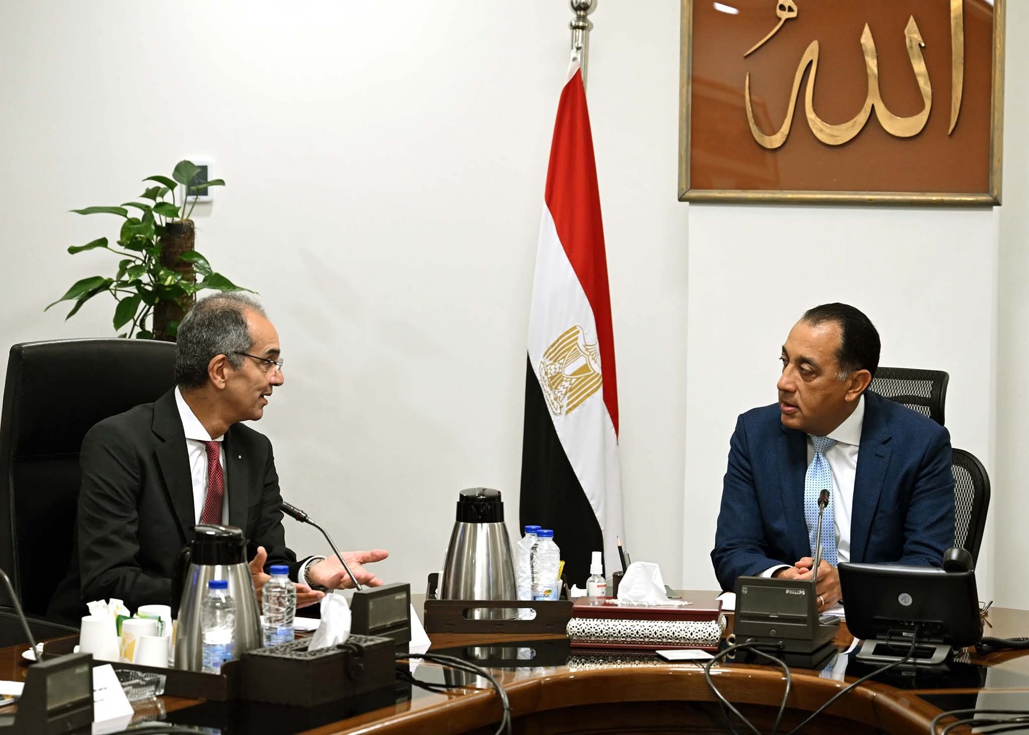 رئيس الوزراء يلتقى وزير الاتصالات وتكنولوجيا المعلومات لمتابعة عدد من الملفات