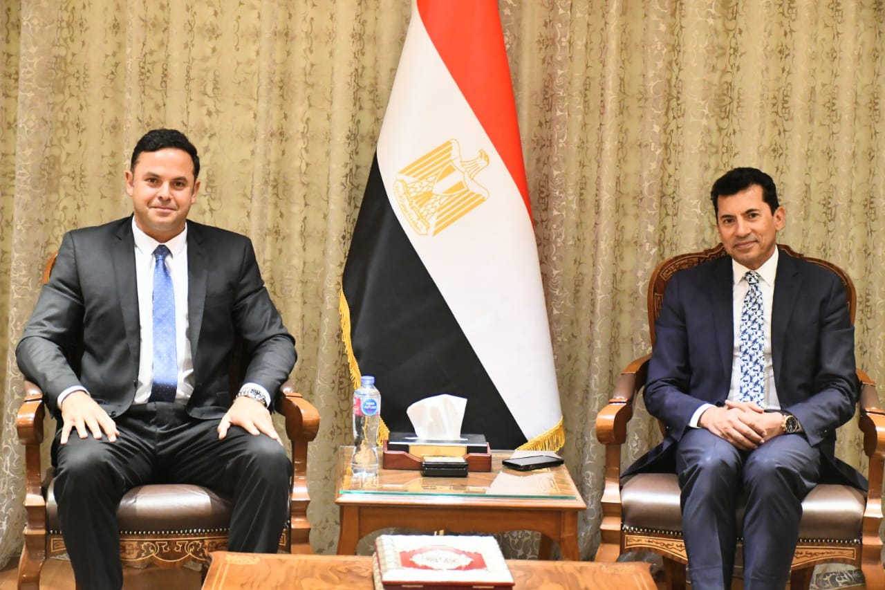 صبحي يلتقي مجلس إدارة اتحاد الشراع لبحث خطط تطوير اللعبة ودعم الأبطال