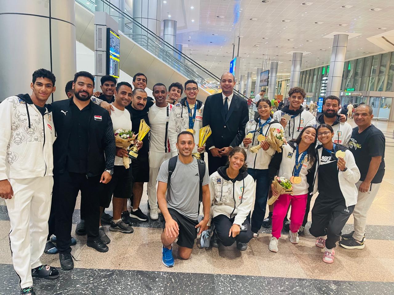 وزير الرياضة يهنئ أبطال الخماسي الحديث بعد سيطرتهم على بطولة العالم للناشئين بالمجر