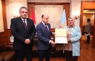 محافظ كفرالشيخ يكرّم المتميزين بالصحة.. تقديرًا لنجاح حملة «من بدري أمان» وجهودهم في الكشف المبكر عن الأورام ودعم المبادرات الرئاسية لتحسين صحة المواطنين