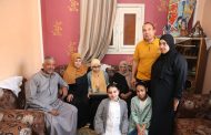 وزارة الاتصالات تسلم الطالبة هاجر حسان 