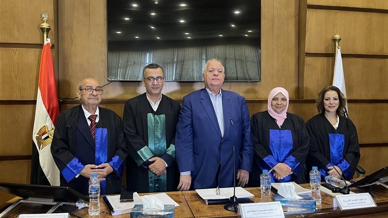 حصول  محمد خليفة على درجة الماجستير في إدارة المخاطر بالمؤسسات القومية
