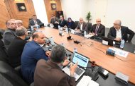 وزير الإسكان يعقد اجتماعًا مع مسئولي شركة 