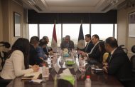 وزير السياحة يبحث مع أحد الشركات الصينية الرائدة في مجال البواخر السياحية سبل تطوير منتج السياحة النيلية في مصر