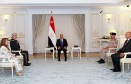 الرئيس السيسى  يستقبل قائد القيادة المركزية الأمريكية