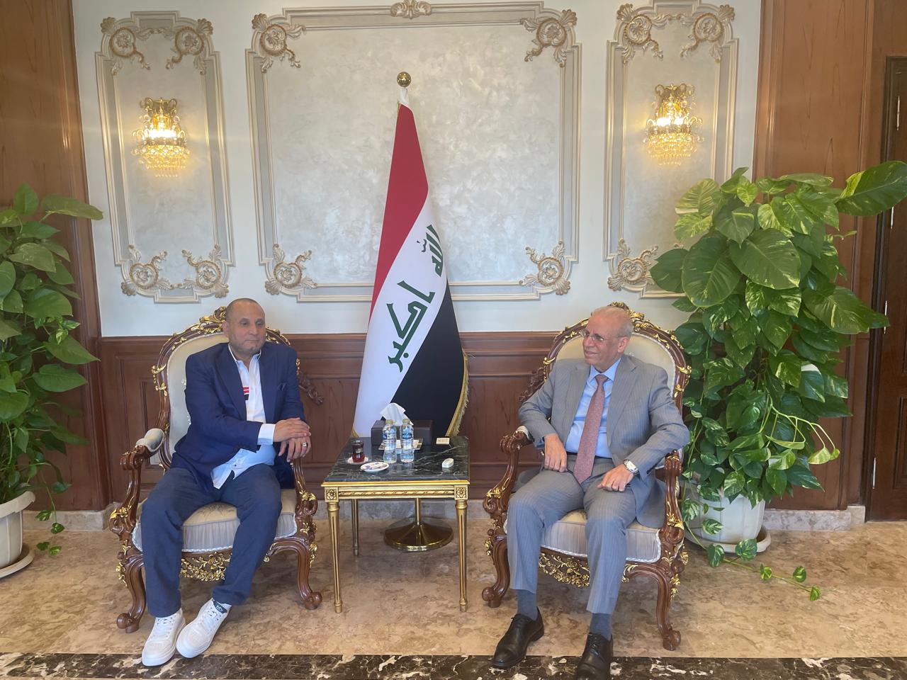 السفير العراقي يستقبل رئيس اتحاد الفنانين العرب
