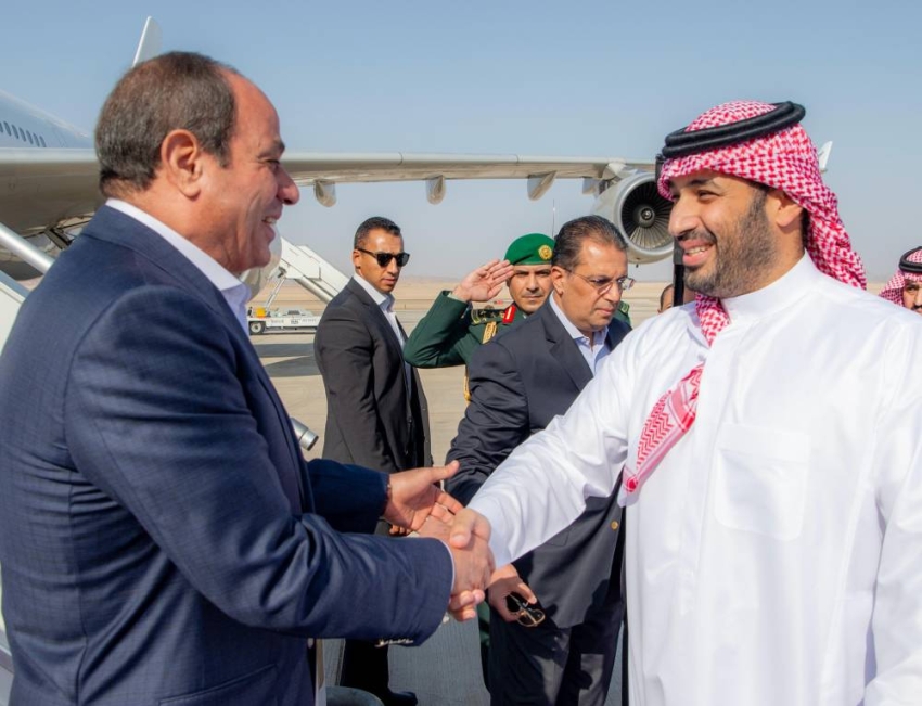 الرئيس السيسي يصل إلى نيوم .. وولي العهد في مقدمة مستقبليه